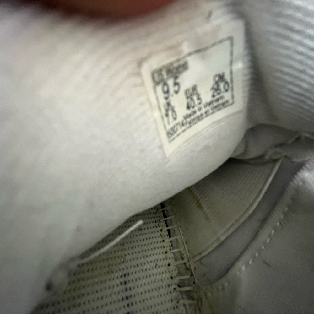 Vans - Picture 4 of 5